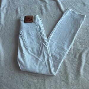 Levi’s wedgie straight white denim